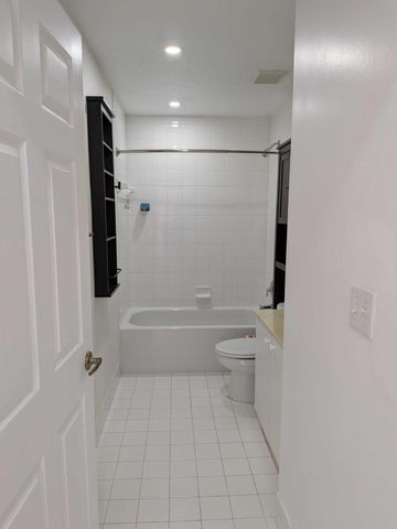 6333 Landings Way 6333, Tamarac, FL 33321