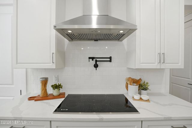 904 BARBARA LANE Lane, Jacksonville Beach, FL 32250