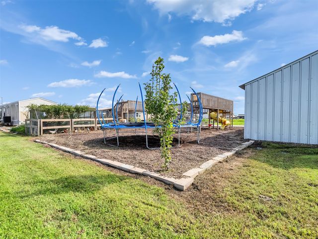8802 Los Robles Avenue, Alvin, TX 77511