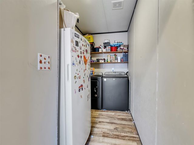 8802 Los Robles Avenue, Alvin, TX 77511