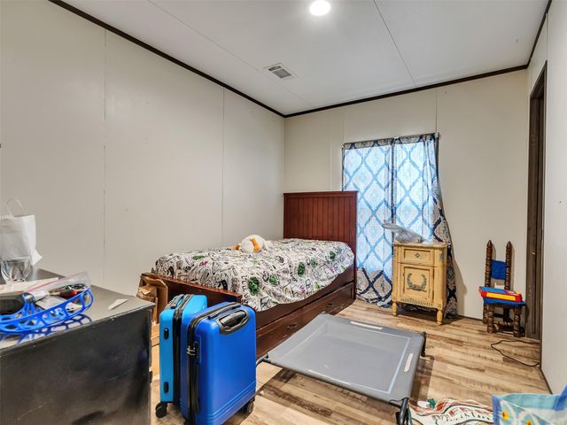 8802 Los Robles Avenue, Alvin, TX 77511