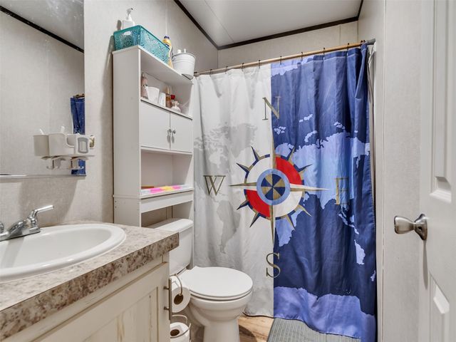 8802 Los Robles Avenue, Alvin, TX 77511