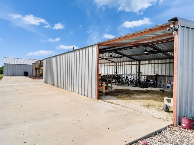8802 Los Robles Avenue, Alvin, TX 77511