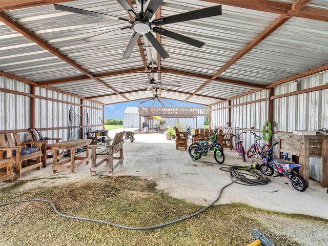 8802 Los Robles Avenue, Alvin, TX 77511