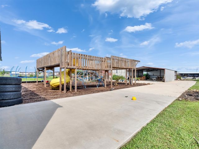 8802 Los Robles Avenue, Alvin, TX 77511