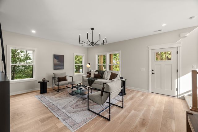 2934 Cottage Grove Avenue, Des Moines, IA 50311