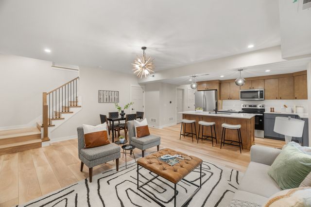 2934 Cottage Grove Avenue, Des Moines, IA 50311