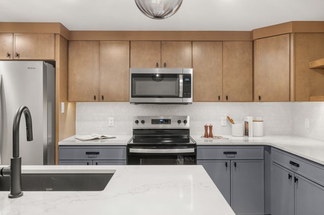 2934 Cottage Grove Avenue, Des Moines, IA 50311