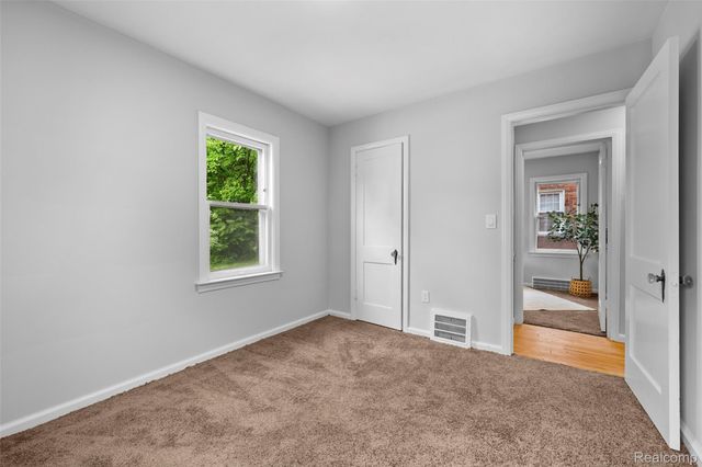 414 Aqua Court, Royal Oak, MI 48073