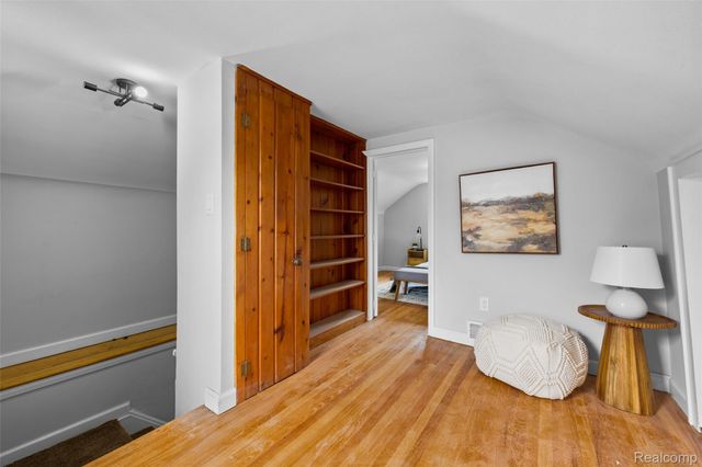 414 Aqua Court, Royal Oak, MI 48073