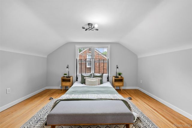 414 Aqua Court, Royal Oak, MI 48073