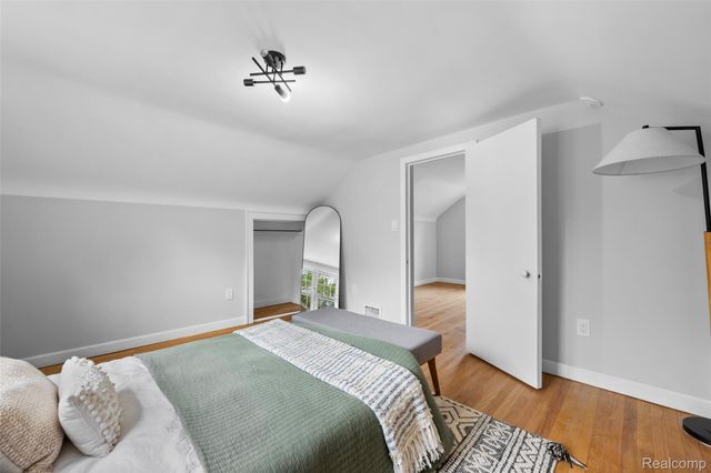 414 Aqua Court, Royal Oak, MI 48073