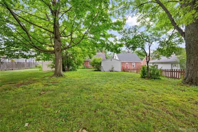 414 Aqua Court, Royal Oak, MI 48073