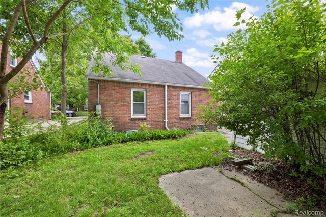 414 Aqua Court, Royal Oak, MI 48073