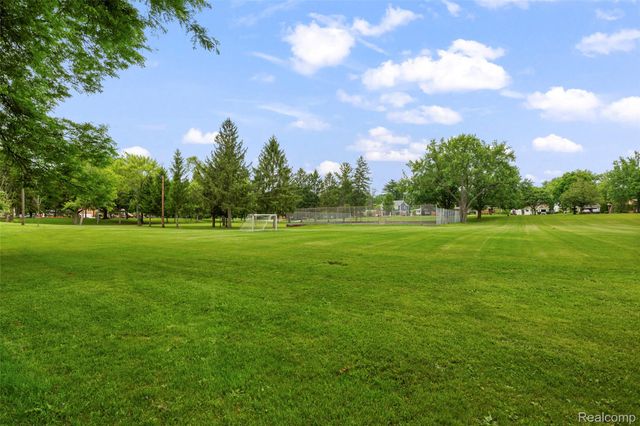 414 Aqua Court, Royal Oak, MI 48073