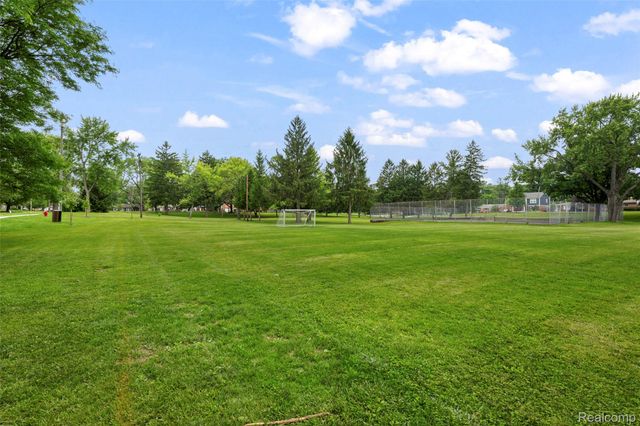 414 Aqua Court, Royal Oak, MI 48073
