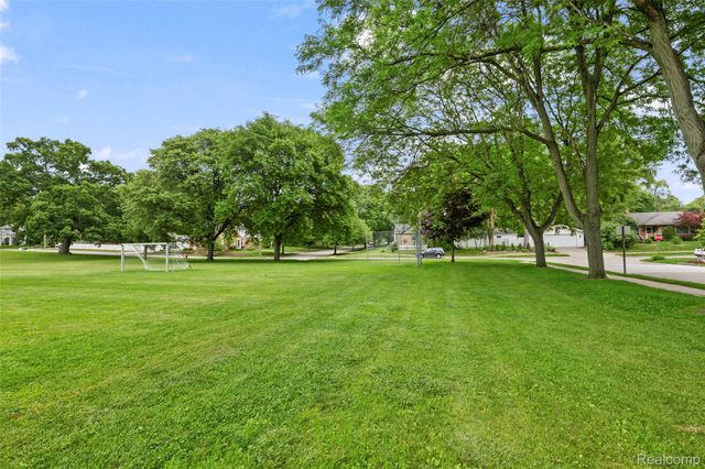414 Aqua Court, Royal Oak, MI 48073