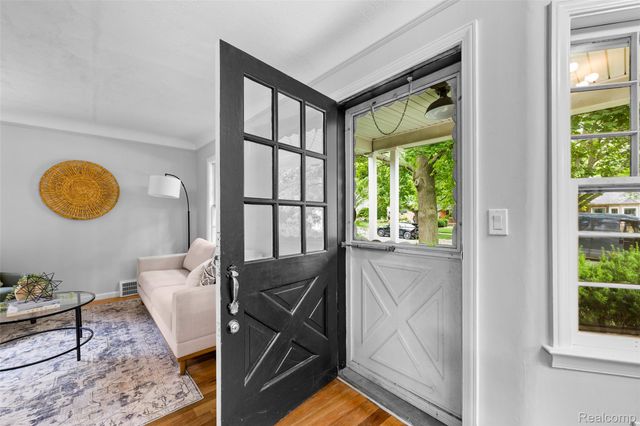 414 Aqua Court, Royal Oak, MI 48073