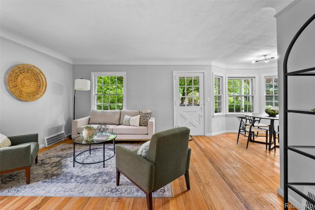 414 Aqua Court, Royal Oak, MI 48073