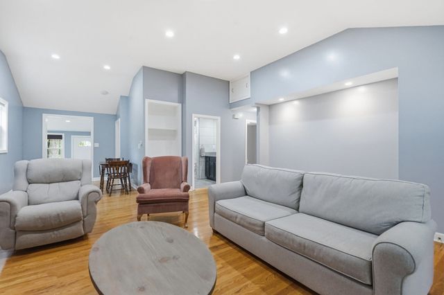 43 Pine Acre Rd, Springfield, MA 01129