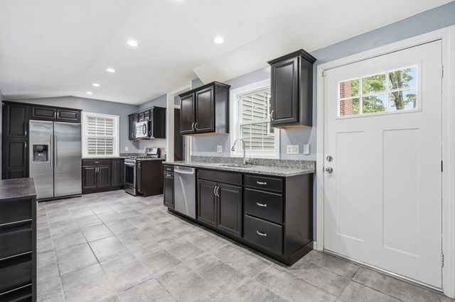 43 Pine Acre Rd, Springfield, MA 01129