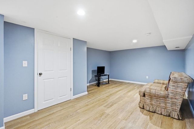43 Pine Acre Rd, Springfield, MA 01129
