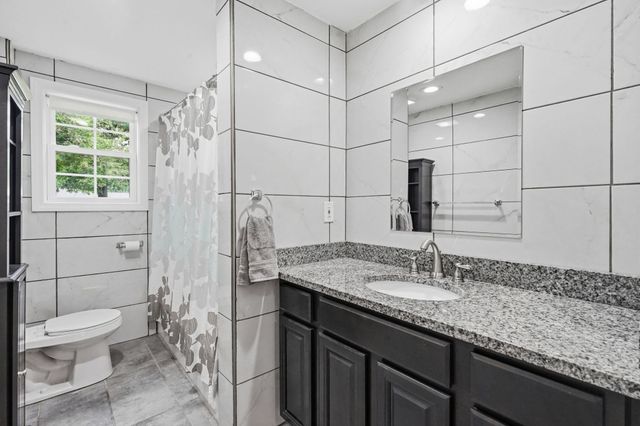 43 Pine Acre Rd, Springfield, MA 01129