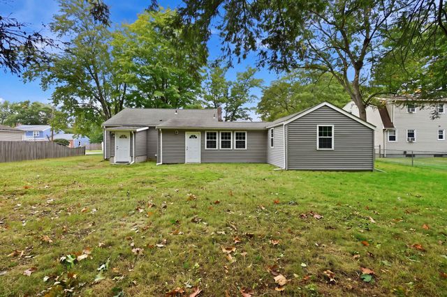 43 Pine Acre Rd, Springfield, MA 01129