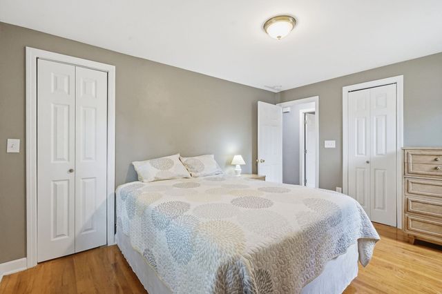 43 Pine Acre Rd, Springfield, MA 01129