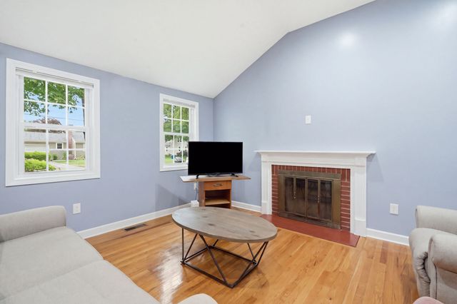 43 Pine Acre Rd, Springfield, MA 01129