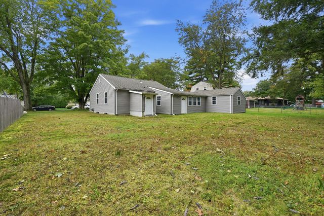 43 Pine Acre Rd, Springfield, MA 01129