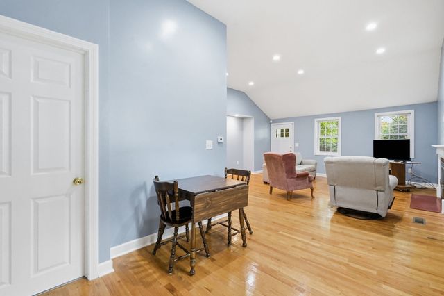 43 Pine Acre Rd, Springfield, MA 01129