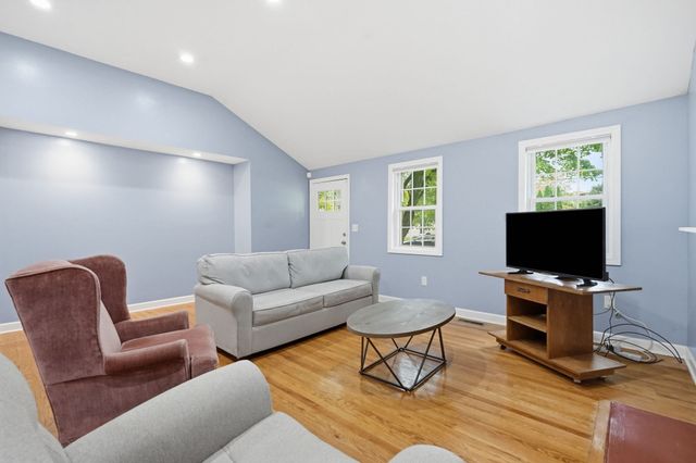 43 Pine Acre Rd, Springfield, MA 01129