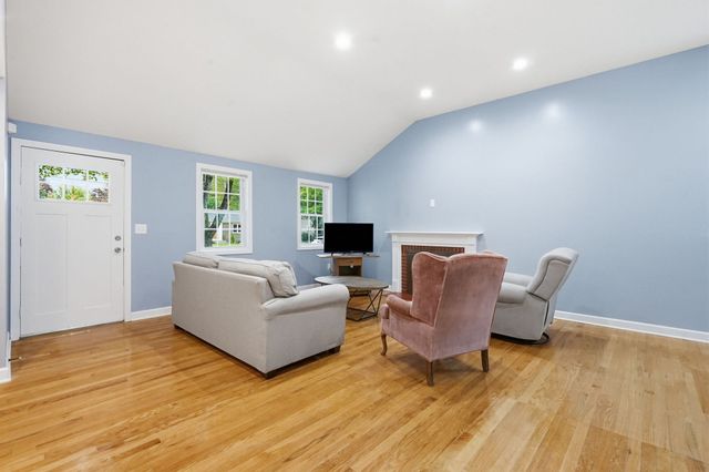 43 Pine Acre Rd, Springfield, MA 01129