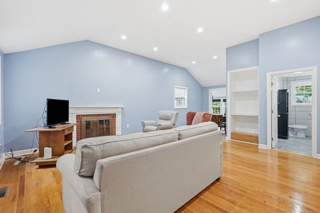 43 Pine Acre Rd, Springfield, MA 01129