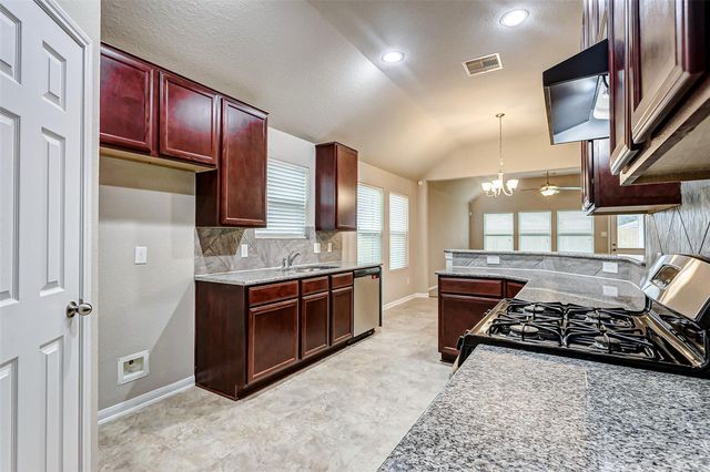 10818 Chestnut Path Way, Tomball, TX 77375