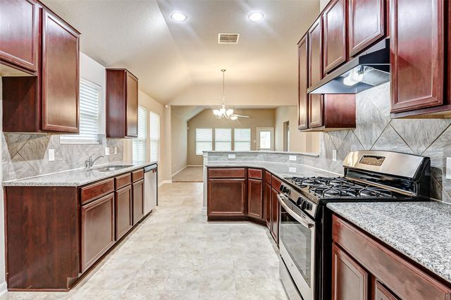 10818 Chestnut Path Way, Tomball, TX 77375