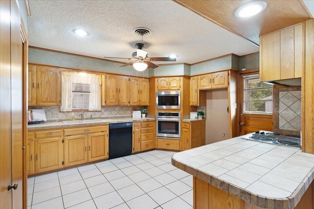 101 N Burdette Avenue, Sherman, TX 75090