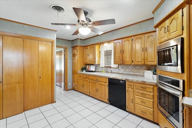101 N Burdette Avenue, Sherman, TX 75090