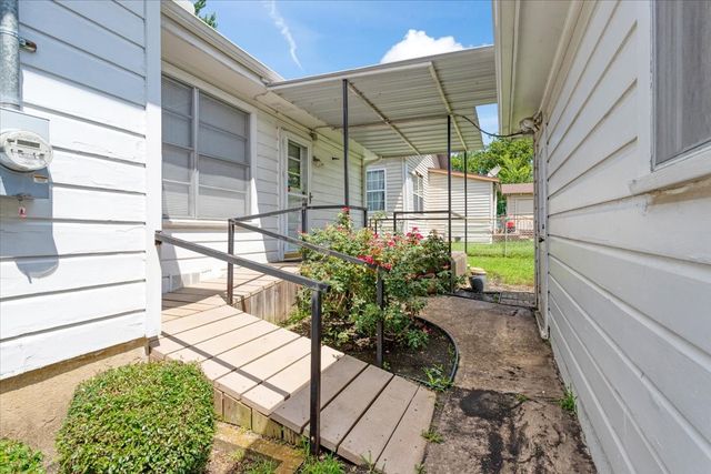 101 N Burdette Avenue, Sherman, TX 75090