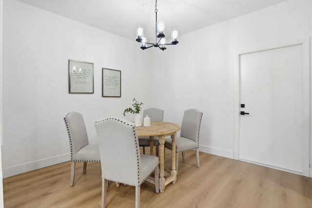 601 Arcadia Ter 102, Sunnyvale, CA 94085