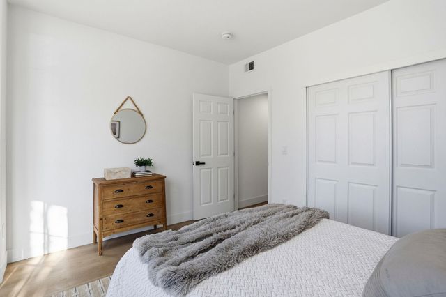 601 Arcadia Ter 102, Sunnyvale, CA 94085