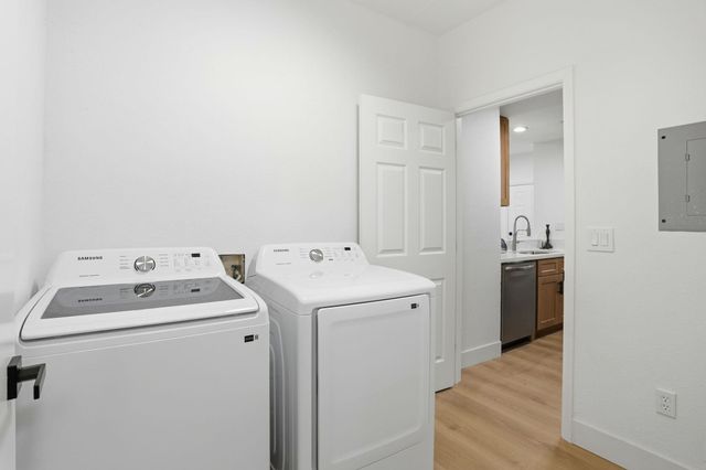 601 Arcadia Ter 102, Sunnyvale, CA 94085