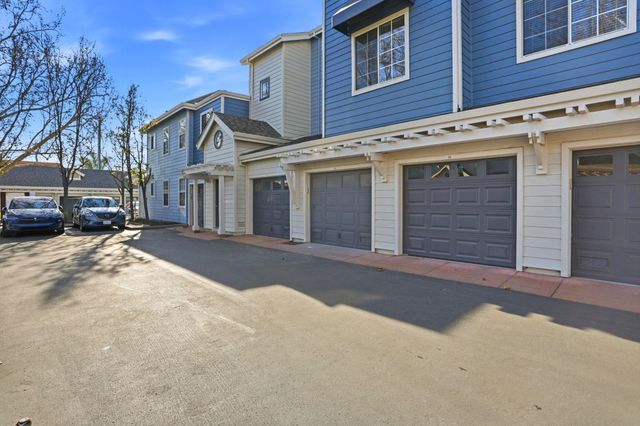 601 Arcadia Ter 102, Sunnyvale, CA 94085