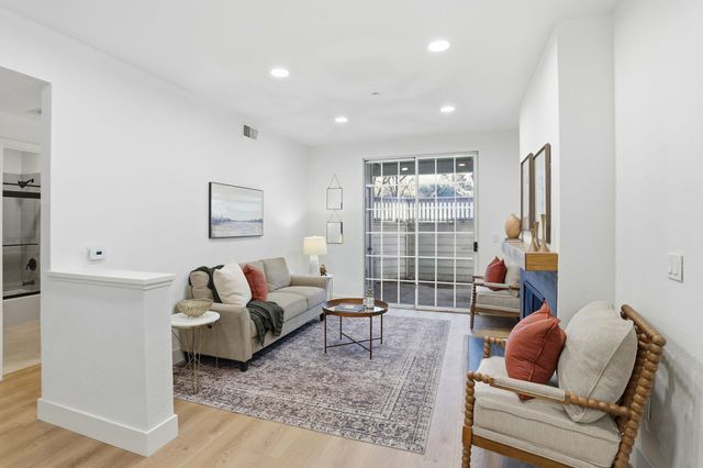 601 Arcadia Ter 102, Sunnyvale, CA 94085