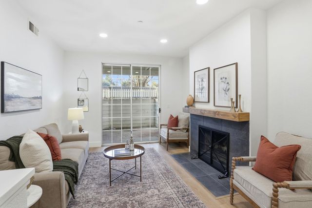 601 Arcadia Ter 102, Sunnyvale, CA 94085