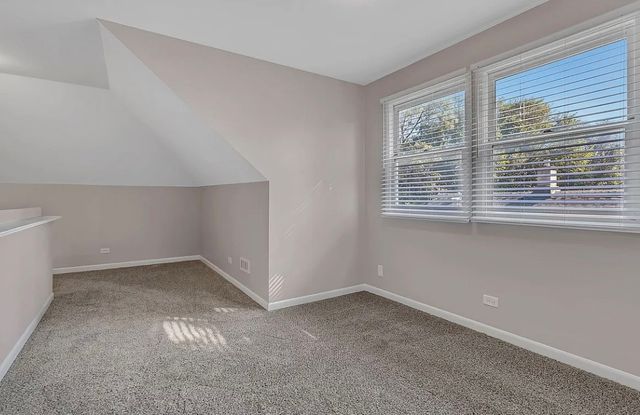 2640 VERMONT Avenue 1, Blue Island, IL 60406