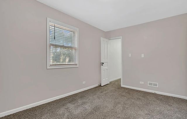 2640 VERMONT Avenue 1, Blue Island, IL 60406