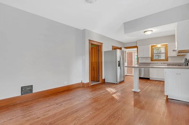 2640 VERMONT Avenue 1, Blue Island, IL 60406