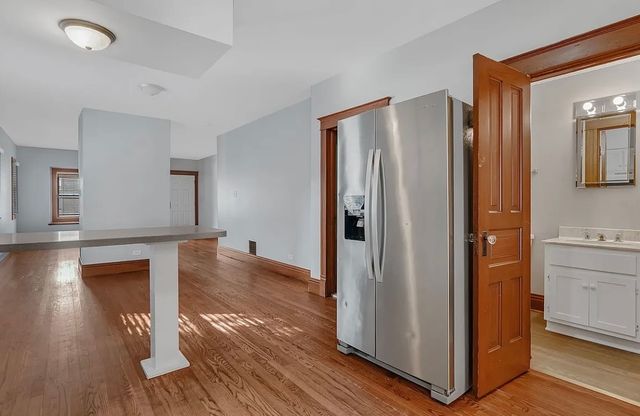 2640 VERMONT Avenue 1, Blue Island, IL 60406